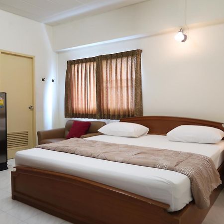 Phawana Sweet Hotel Bangkok Buitenkant foto