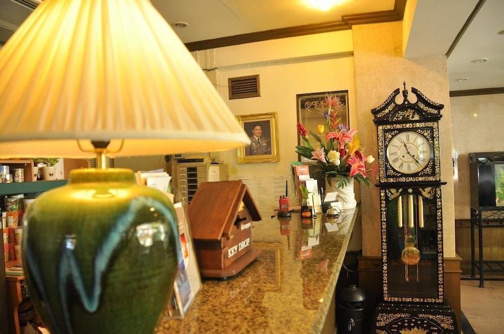 Phawana Sweet Hotel Bangkok Buitenkant foto